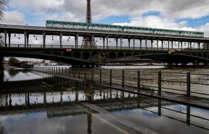 Por qué el metro de París se llena de agua en cuanto llueve