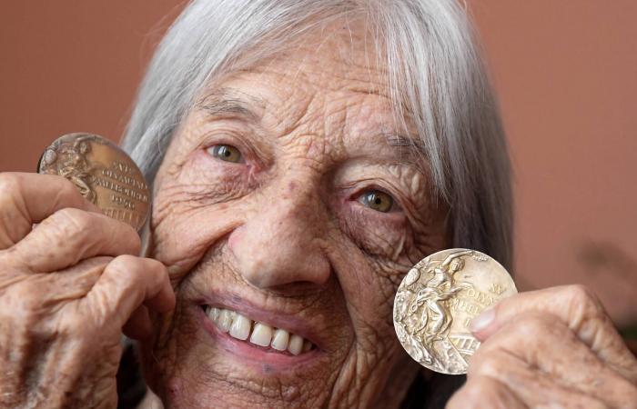 La gimnasta Agnes Keleti, campeona olímpica de mayor edad y superviviente del Holocausto, murió a los 103 años.