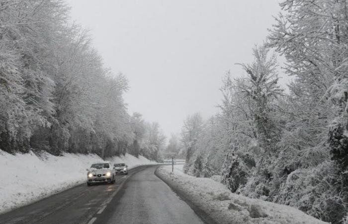 La prefectura pide precaución en las carreteras.