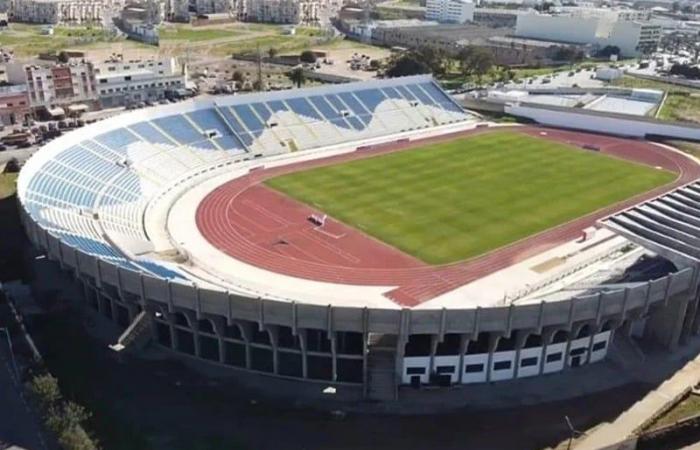 Próximamente comenzará el mantenimiento del césped del estadio Larbi Zaouli