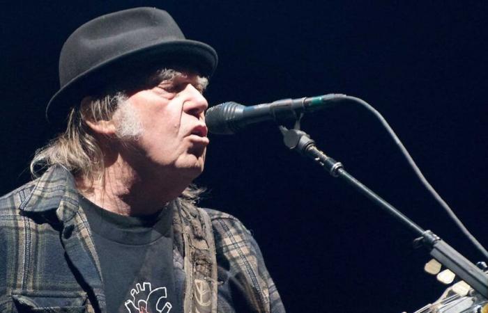 Neil Young finalmente tocará en el festival de Glastonbury