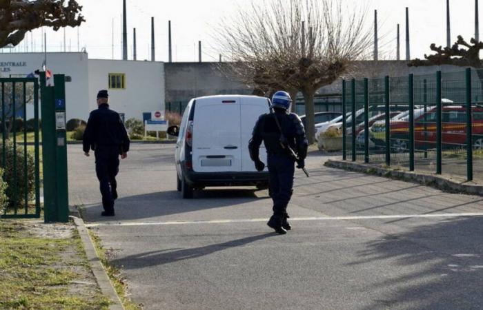 Muerte de David Lodge, toma de rehenes en una prisión de Arles, París amenazada de “bloqueo” por la Coordinación Rural… La actualidad de este viernes 3 de enero – Libération