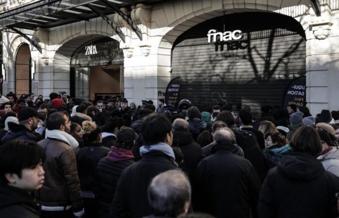 Fnac en los Campos Elíseos cierra definitivamente, una semana antes de lo anunciado