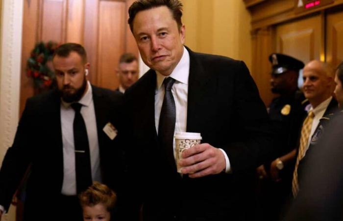 Ministro británico denuncia los “errores de juicio” de Elon Musk