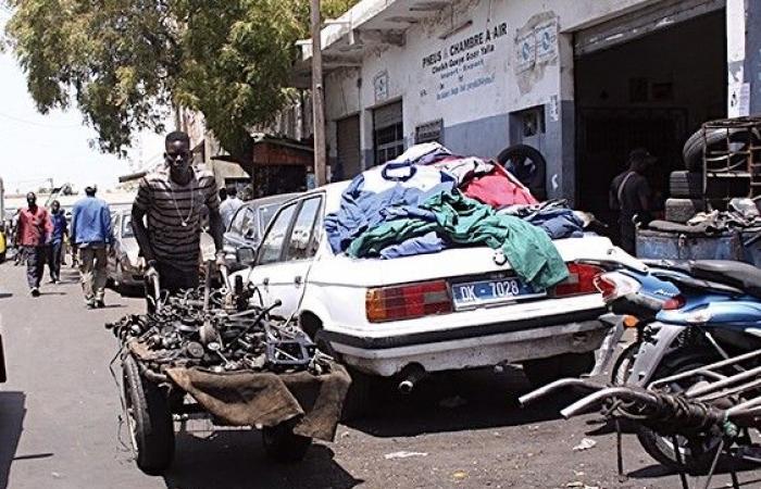 El corazón palpitante de la venta y el reciclaje de repuestos en Dakar.