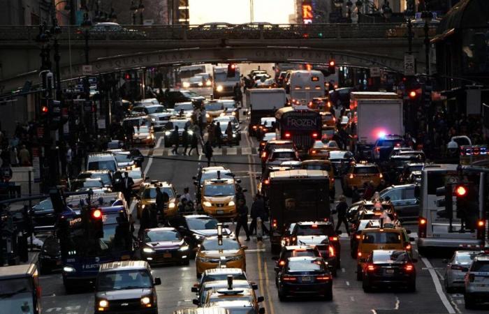 Nueva York lanza su peaje urbano para entrar en Manhattan, pese a la “fuerte oposición” de Donald Trump