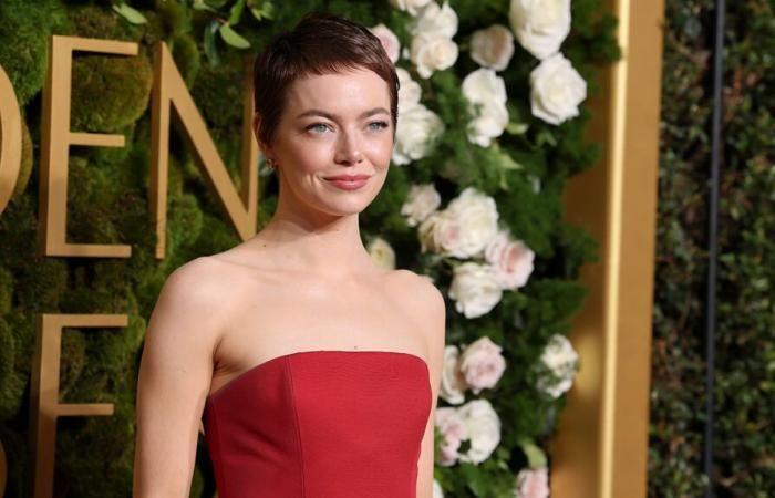 Emma Stone estrena nuevo peinado en los Globos de Oro