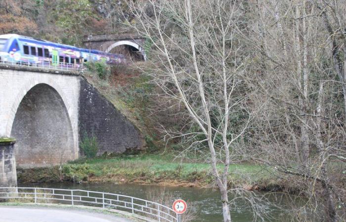 Najac. El carril permite descubrir las gargantas del Aveyron