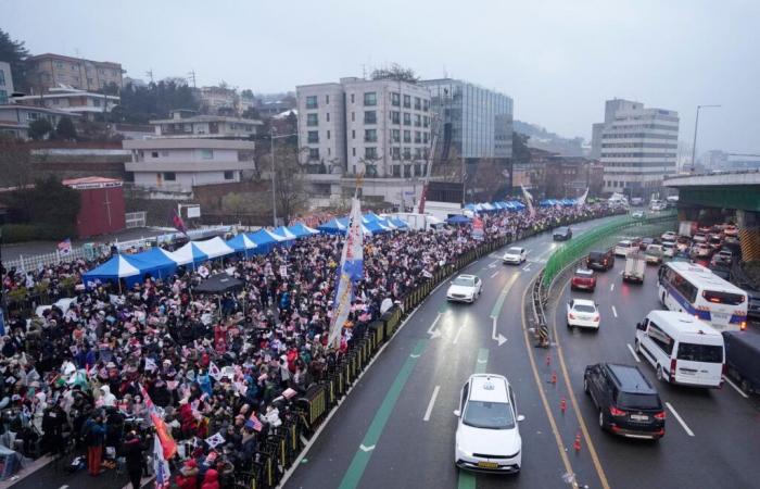 A pocas horas de su vencimiento, posible prórroga de la orden de arresto contra el derrocado presidente Yoon Suk Yeol