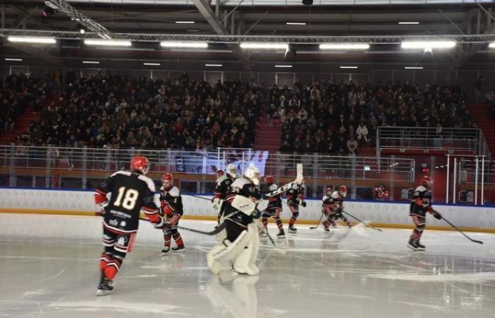 En imágenes: reviva el partido de hockey sobre hielo entre Neuilly-sur-Marne y Dunkerque, disputado en la pista de hielo de Dreux