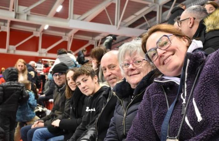 revive el partido de hockey sobre hielo entre Neuilly-sur-Marne y Dunkerque, disputado en la pista de hielo de Dreux