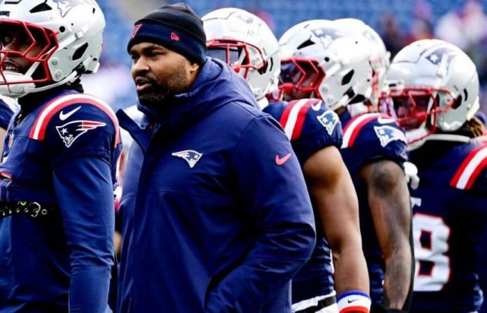 ¿El entrenador en jefe de los Patriots ya está desempleado?