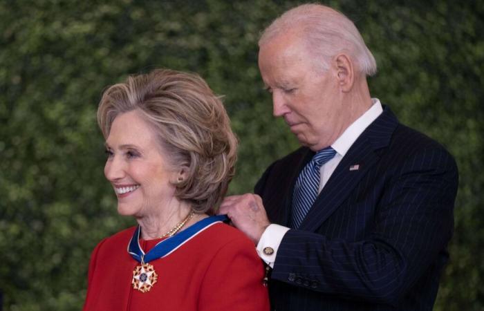 Clinton, Soros, Messi… Antes de entregar el relevo a Trump, Biden se adorna a toda costa