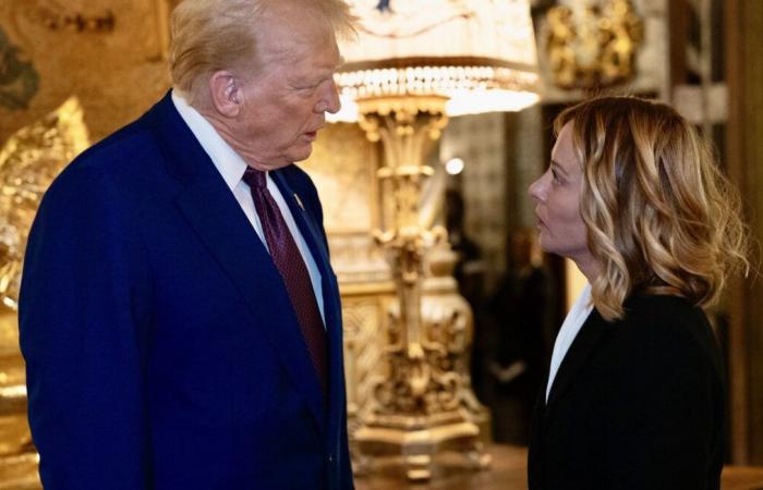 Donald Trump recibe a Giorgia Meloni en su casa y la llama “fantástica”