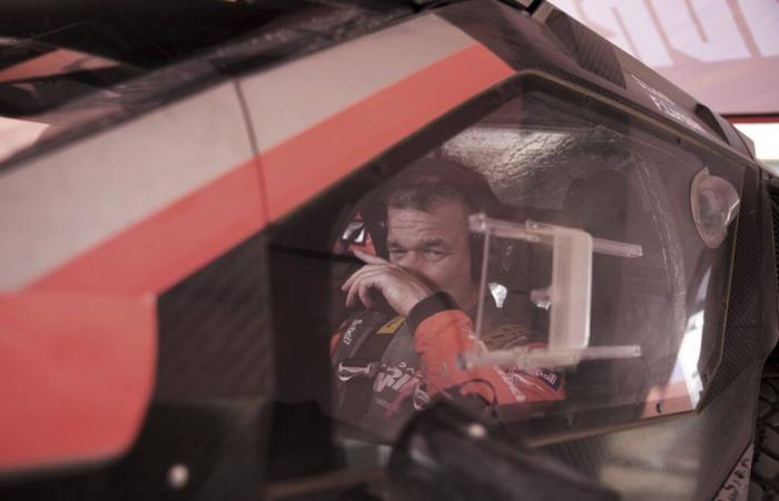 Una y otra vez mala suerte para Sébastien Loeb, a más de 30 minutos del liderato