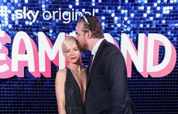 Cómo Lily Allen descubrió el perfil de citas de su marido después de cambiar el alcohol y la ropa de cama con prostitutas de clase alta por la felicidad conyugal