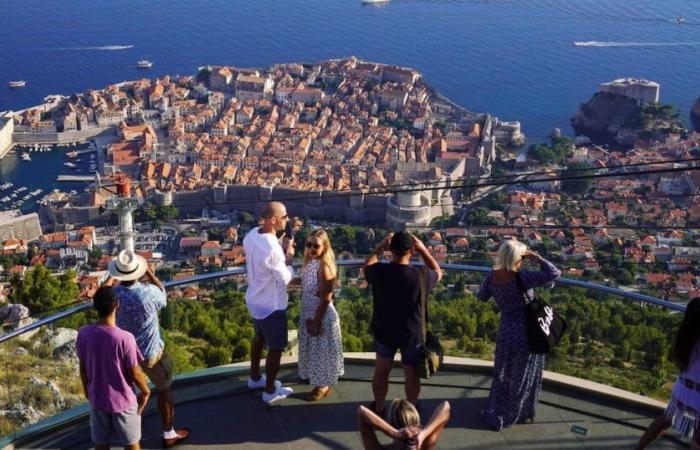 El turismo en Croacia podría verse perjudicado por las subidas de precios, dice Vujcic del BCE