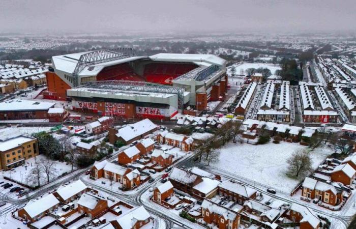 Se toma la decisión de celebrar el choque entre Liverpool y Manchester United