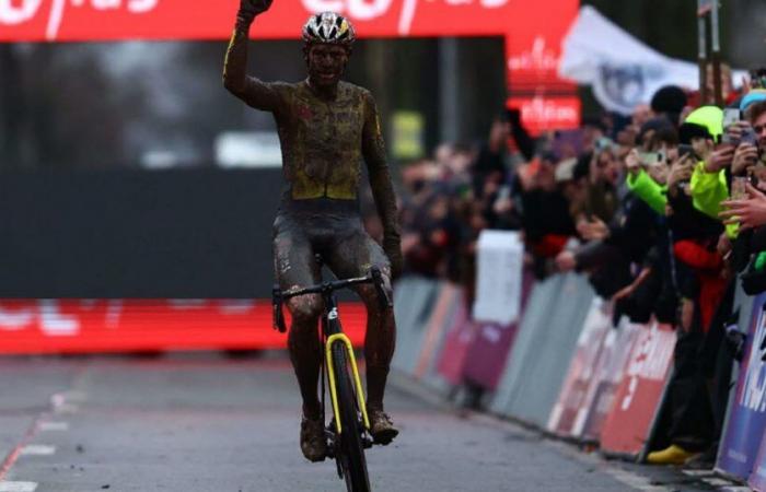 Wout Van Aert se consagra como jefe en Dendermonde