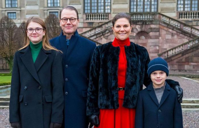 Todo sonrisas, Estelle y Oscar de Suecia comienzan el año 2025 en las pistas con sus padres