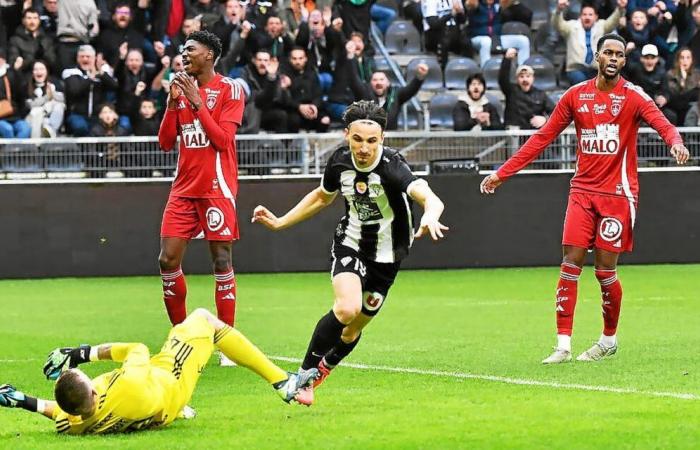 El Stade Brestois, lastrado por sus fallidos inicios en la Ligue 1