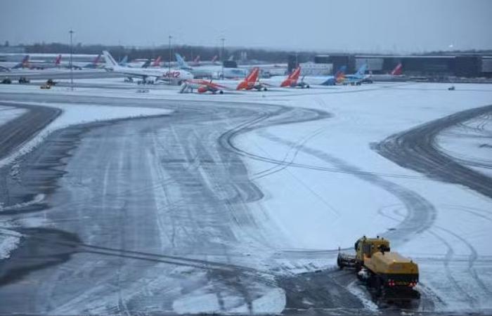 Interrupciones en el transporte debido a fuertes nevadas en Inglaterra y Alemania – lakome2