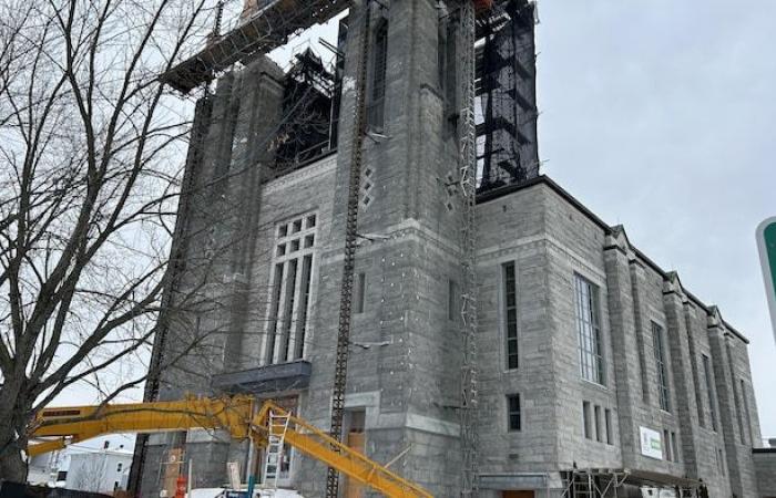 Cuando Magog se atrevió a instalar su biblioteca municipal en una iglesia