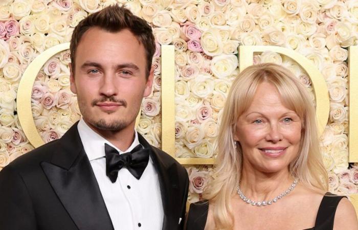 Pamela Anderson sin maquillaje en los Globos de Oro con su hijo Brandon