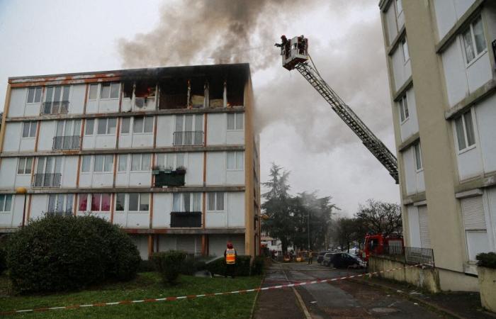 Dos personas heridas en incendio de apartamento