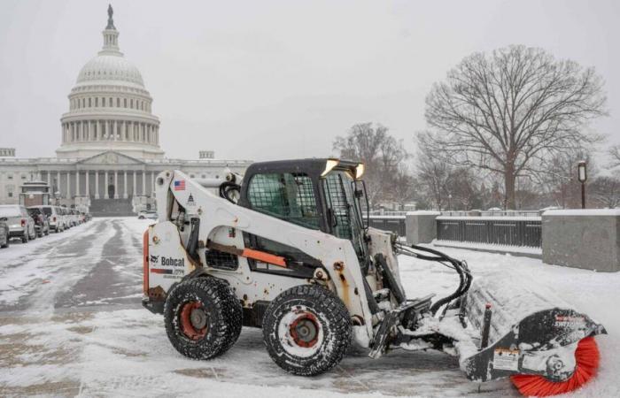 En Estados Unidos, la tormenta mata a cinco personas y deja a cientos de miles sin electricidad