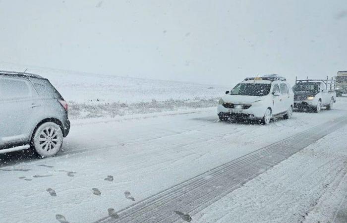 Intervienen hornos para retirar la nieve de las carreteras