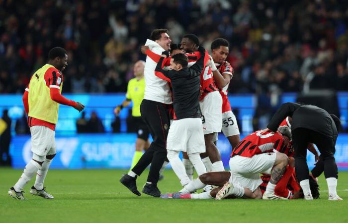 Los rossoneri logran una sorprendente remontada y levantan su 50º trofeo