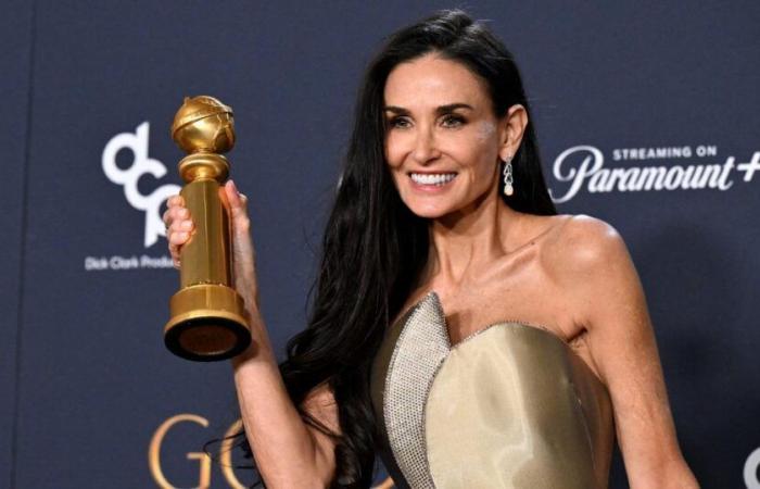 Demi Moore extremadamente emocionada durante su victoria en los Globos de Oro 2025