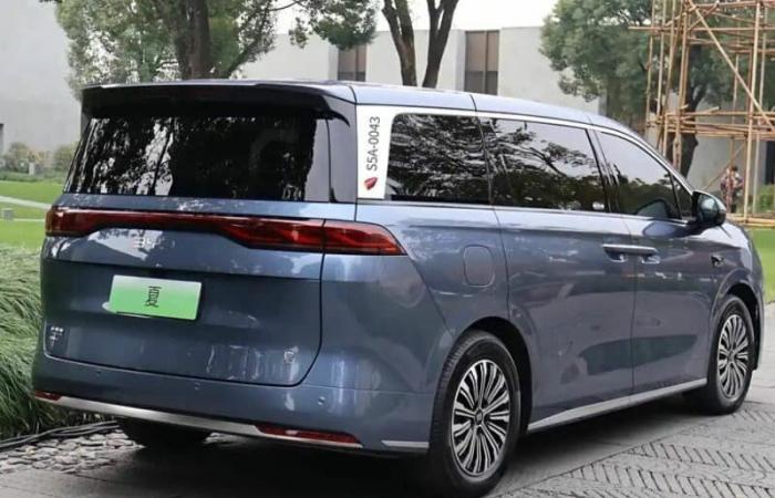 La minivan BYD Xia PHEV llegó a los distribuidores antes del lanzamiento