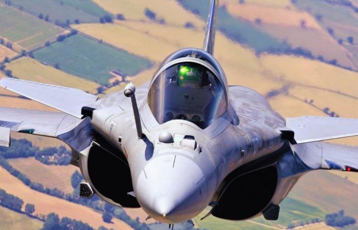 El Rafale ha superado un umbral de ventas simbólico y actualmente es el mayor éxito comercial de Francia, con unos ingresos generados de alrededor de 37,5 mil millones de euros.