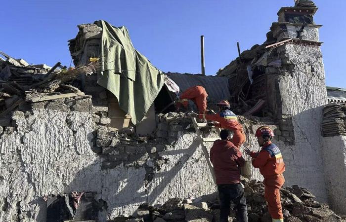 Al menos 95 personas mueren en un terremoto en el oeste de China