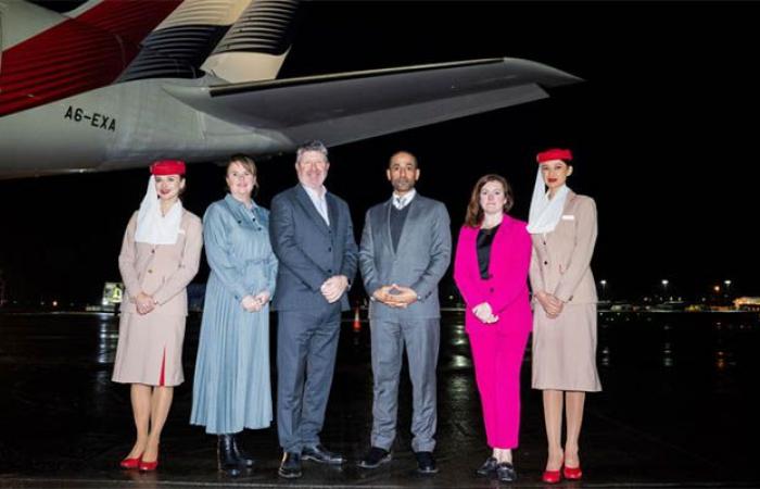 El A350 de Emirates despega oficialmente su vuelo a su primer destino, Edimburgo