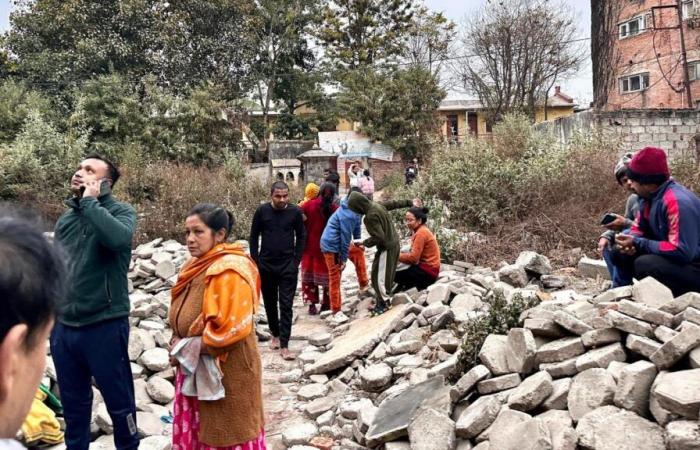 Un potente terremoto sentido en Nepal deja más de 50 muertos y causa enormes daños