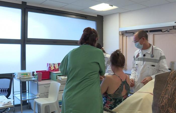 En este hospital, muchos departamentos están abrumados. “No tenemos suficientes personas vacunadas”