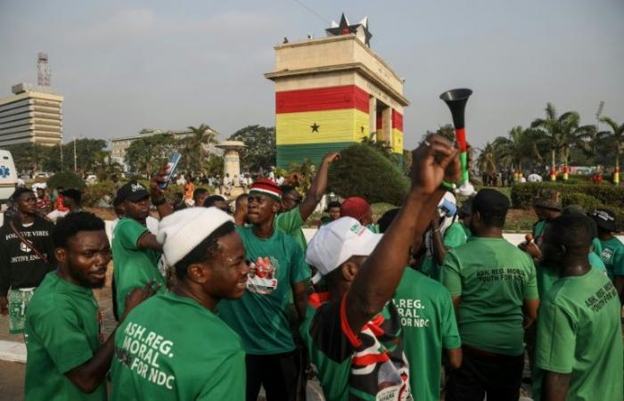 John Mahama de Ghana prestó juramento tras su regreso presidencial