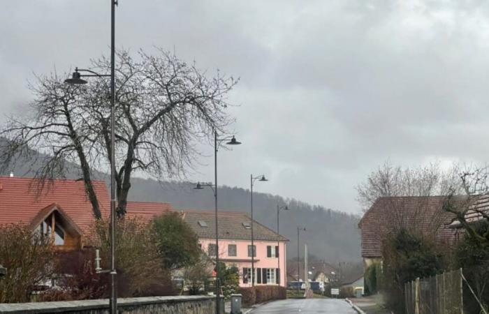 Calles sumidas en la oscuridad en Grosmagny, Rougegoutte y Vescemont