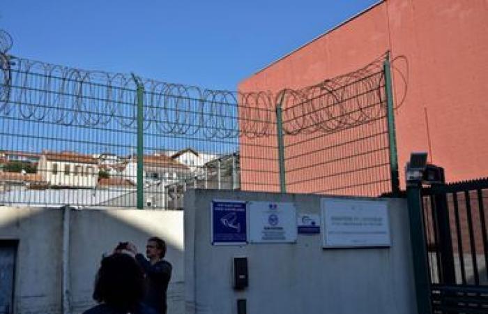 Un argelino del OQTF amenaza con matar a una enfermera que no podía darle medicamentos.