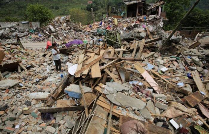 Un gran terremoto mata al menos a 53 personas en el Tíbet