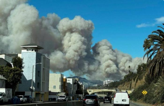 PCH cerrado entre Malibú y Santa Mónica debido a incendios forestales