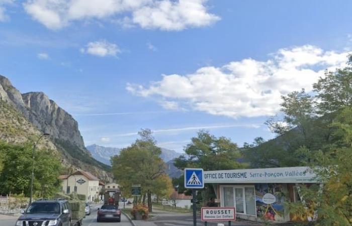 el pueblo de Rousset pasó a llamarse Rousset-Serre-Ponçon para evitar confusiones