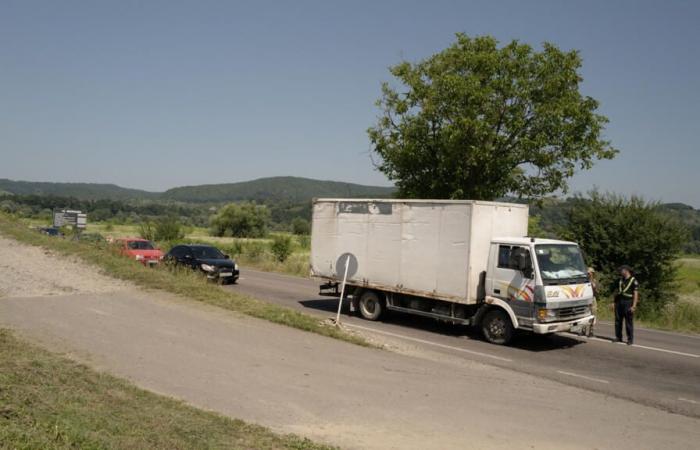 Una gran operación policial lanzada contra quienes se resisten a la movilización.