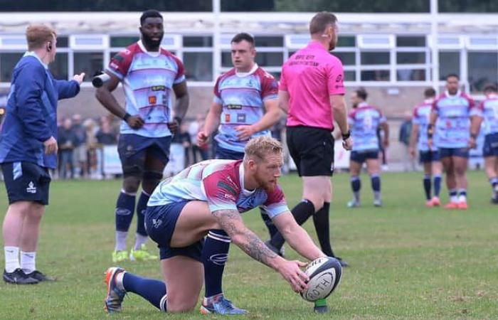 Lloyd Hayes disfruta de la vida con Rotherham Titans