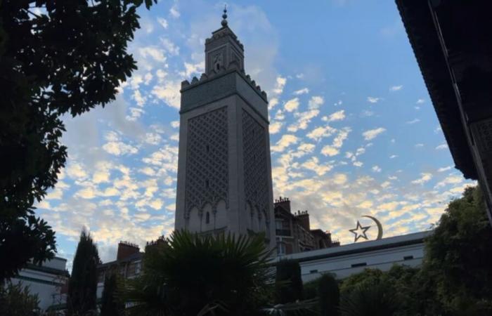 La Gran Mezquita de París introduce una invocación por el país tras el sermón del viernes