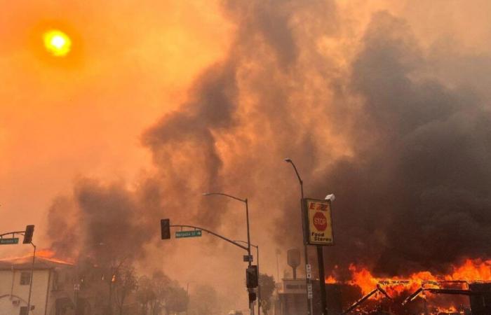 En Los Ángeles, los católicos llamaron a consolar a las víctimas del incendio