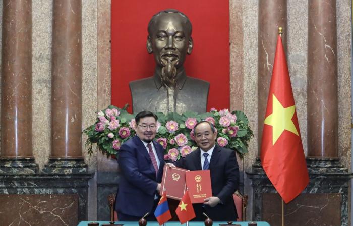 Vietnam y Mongolia fortalecen cooperación entre sus oficinas presidenciales